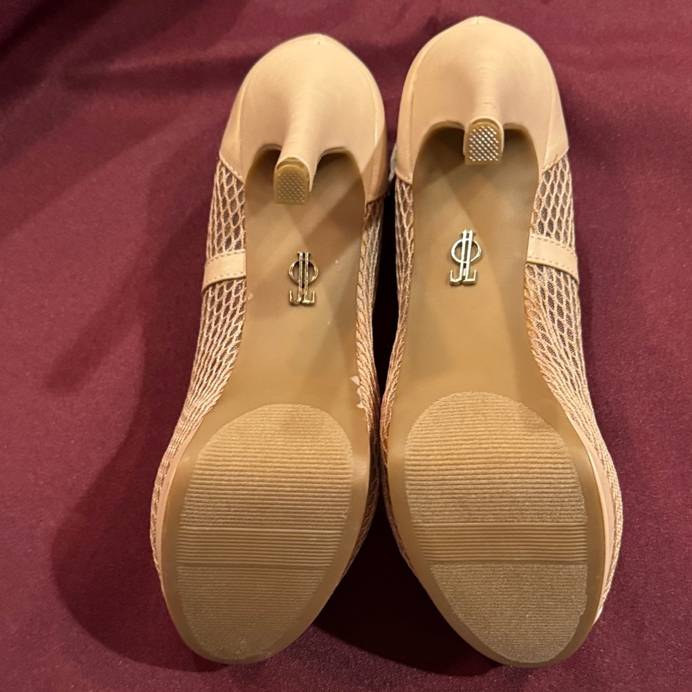 Jennifer Lopez Beige Peep-Toe Heels Size 7.5 - Picture 5 of 10